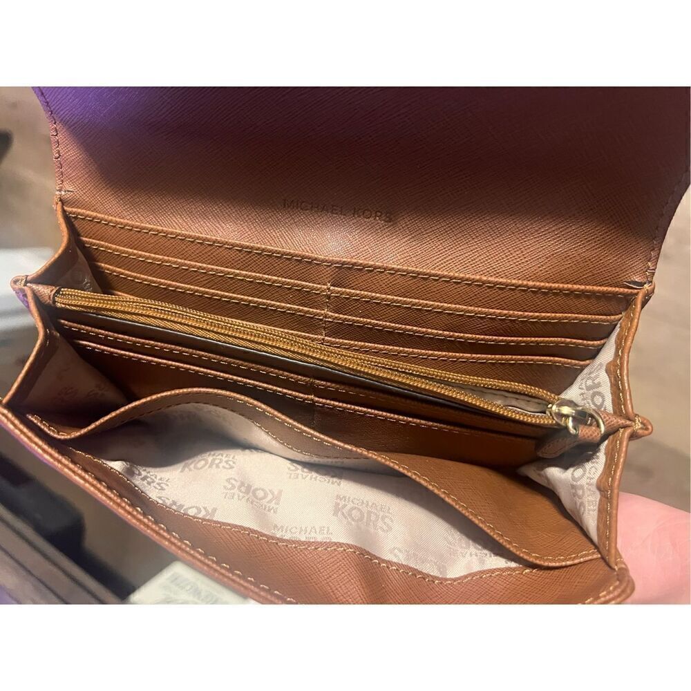 Michael Kors Fulton Carryall Leather Wallet Camel Brown Gold Hardware Classic - Picture 12 of 16